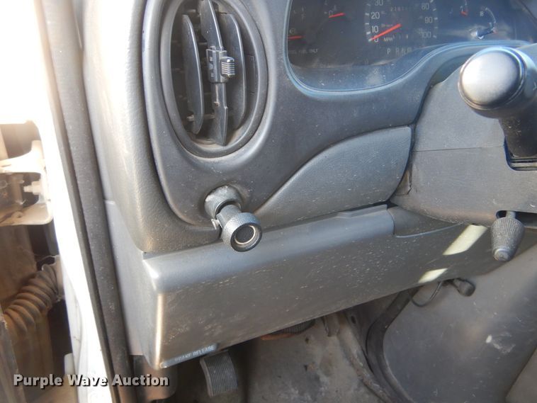 image for item KS9287 2003 Ford E450 Starcraft  shuttle bus