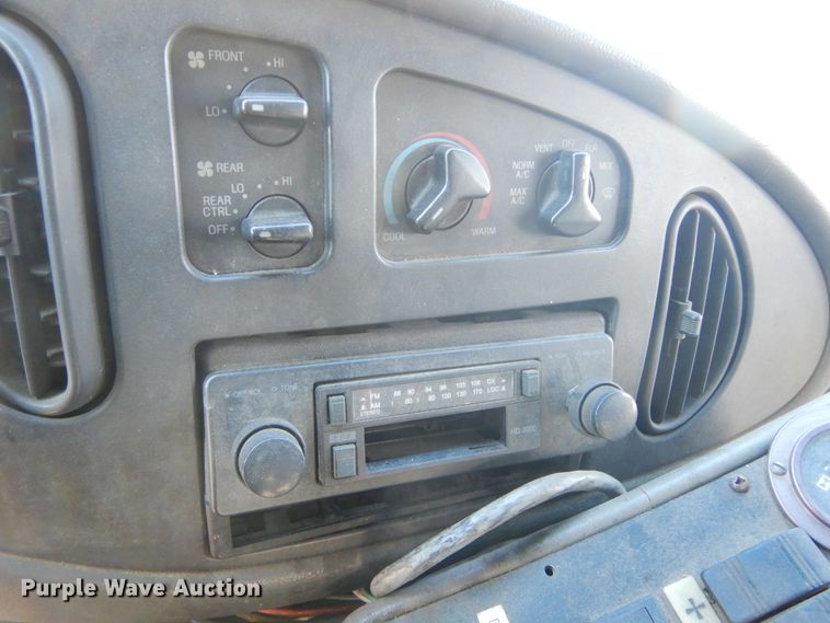 image for item KS9287 2003 Ford E450 Starcraft  shuttle bus