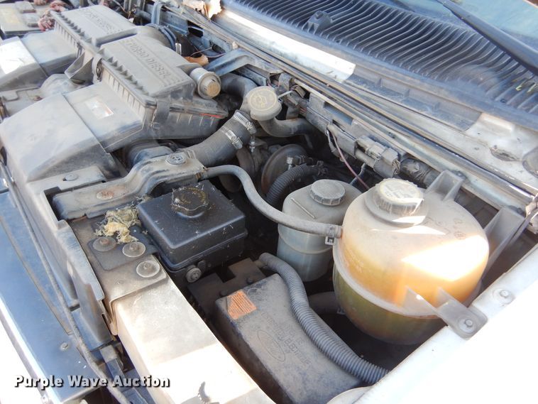 image for item KS9287 2003 Ford E450 Starcraft  shuttle bus