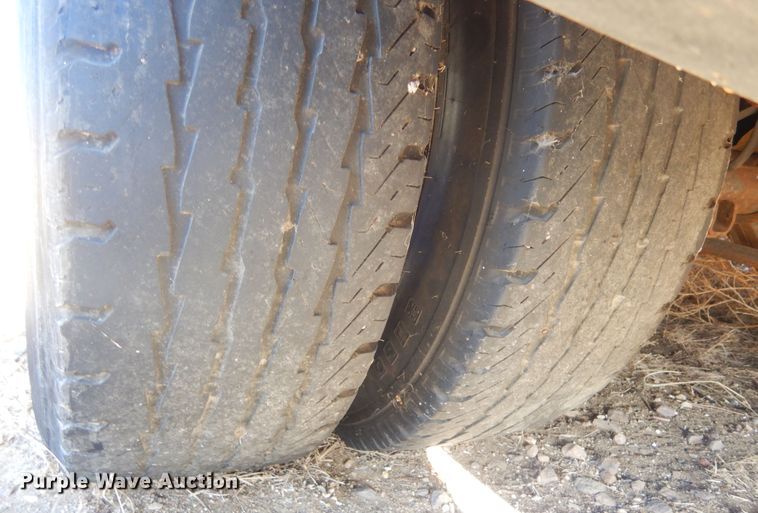 image for item KS9287 2003 Ford E450 Starcraft  shuttle bus