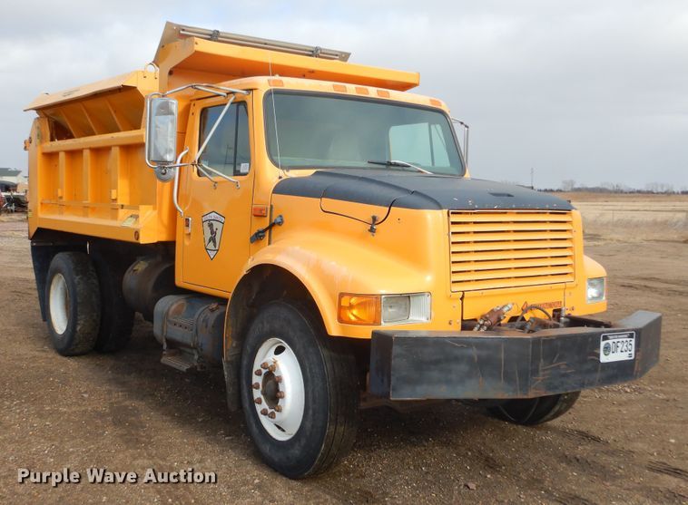 image for item MX9798 1991 International 4900  dump truck