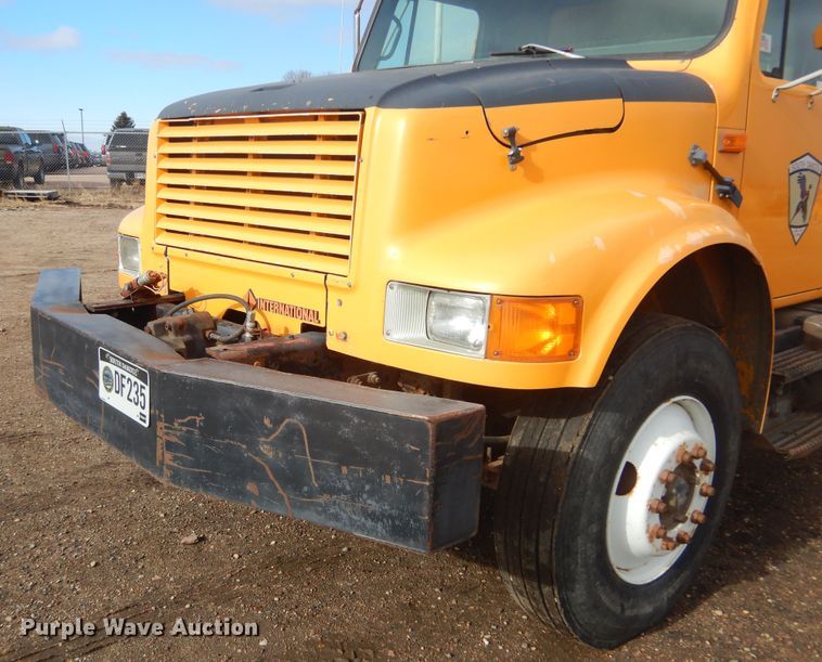 image for item MX9798 1991 International 4900  dump truck