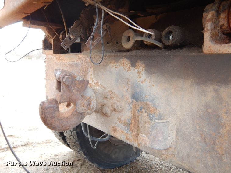 image for item MX9798 1991 International 4900  dump truck