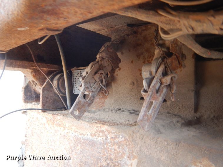 image for item MX9798 1991 International 4900  dump truck