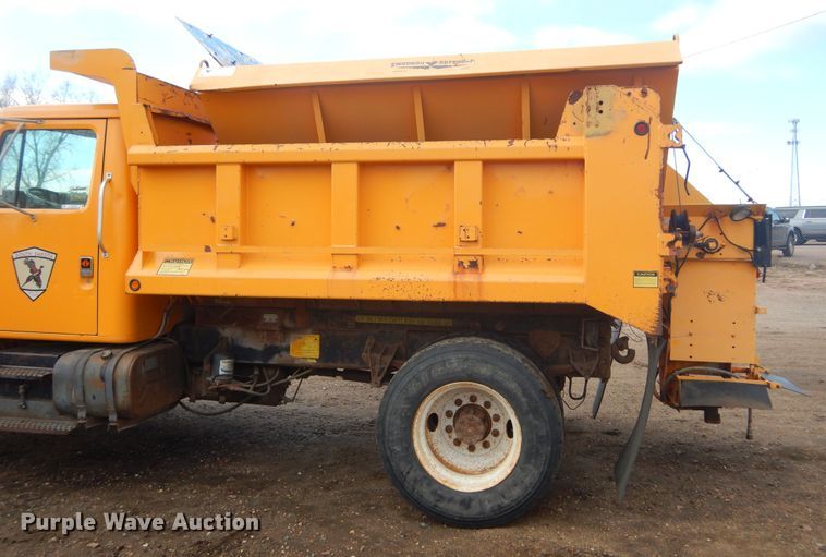 image for item MX9798 1991 International 4900  dump truck