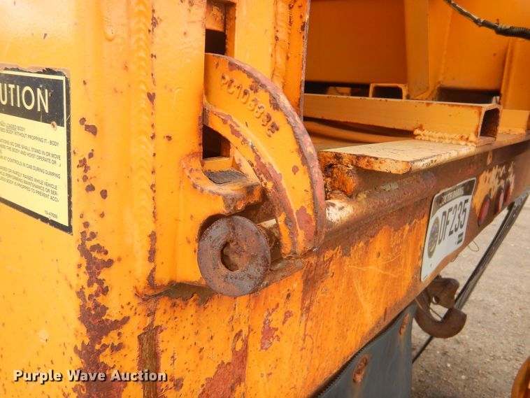 image for item MX9798 1991 International 4900  dump truck