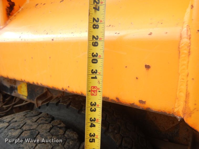 image for item MX9798 1991 International 4900  dump truck