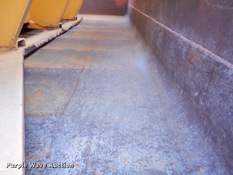 image for item MX9798 1991 International 4900  dump truck