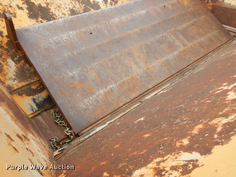 image for item MX9798 1991 International 4900  dump truck