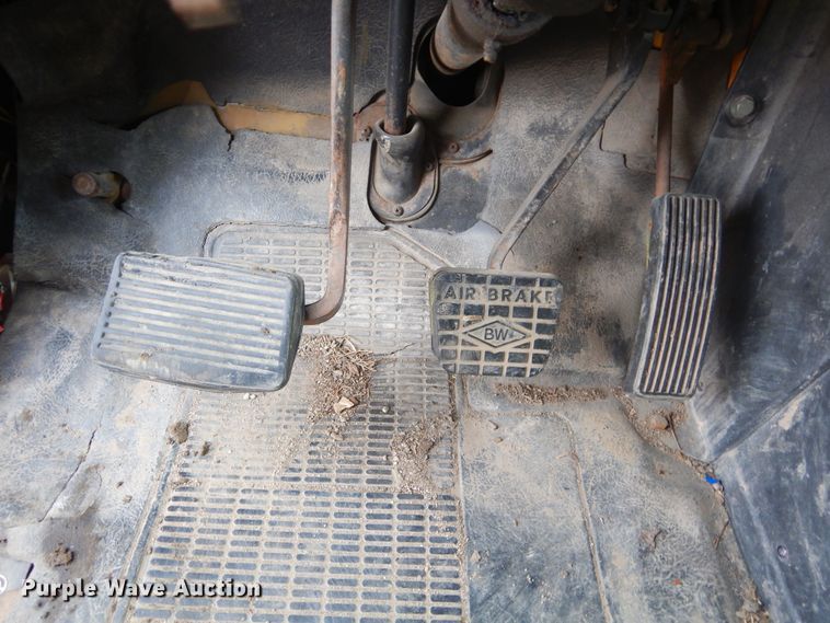 image for item MX9798 1991 International 4900  dump truck