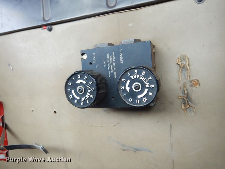 image for item MX9798 1991 International 4900  dump truck