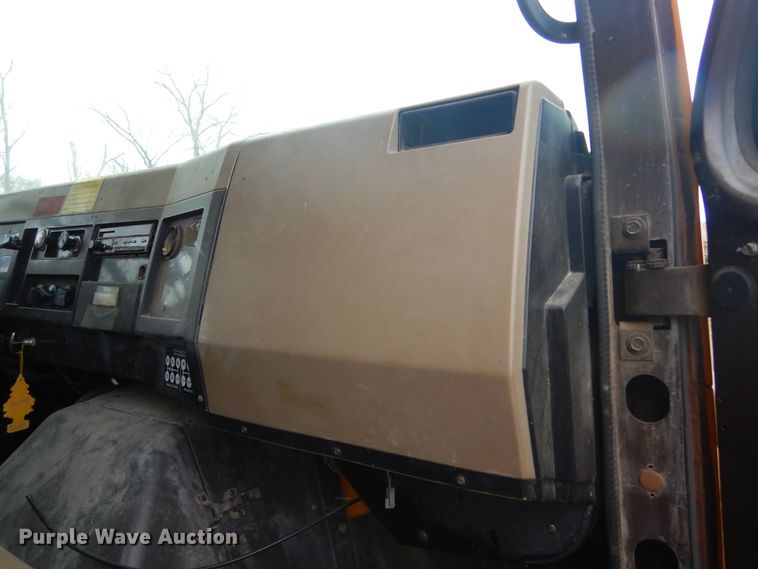 image for item MX9798 1991 International 4900  dump truck