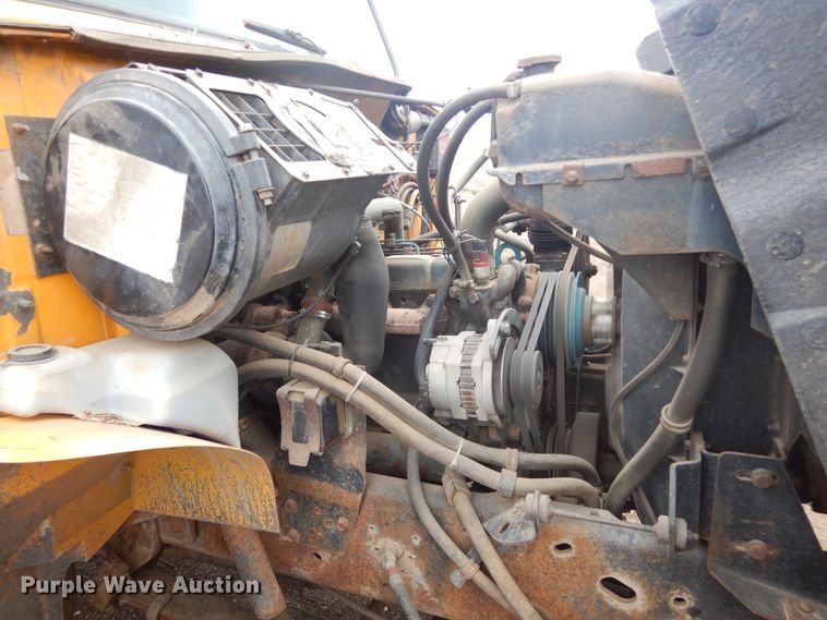 image for item MX9798 1991 International 4900  dump truck