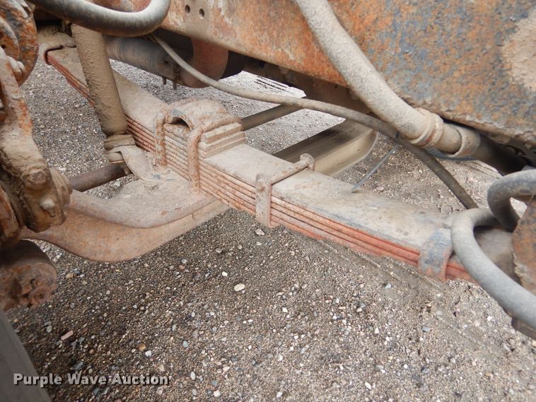 image for item MX9798 1991 International 4900  dump truck