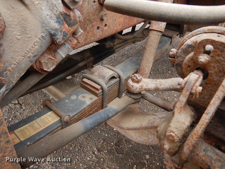 image for item MX9798 1991 International 4900  dump truck