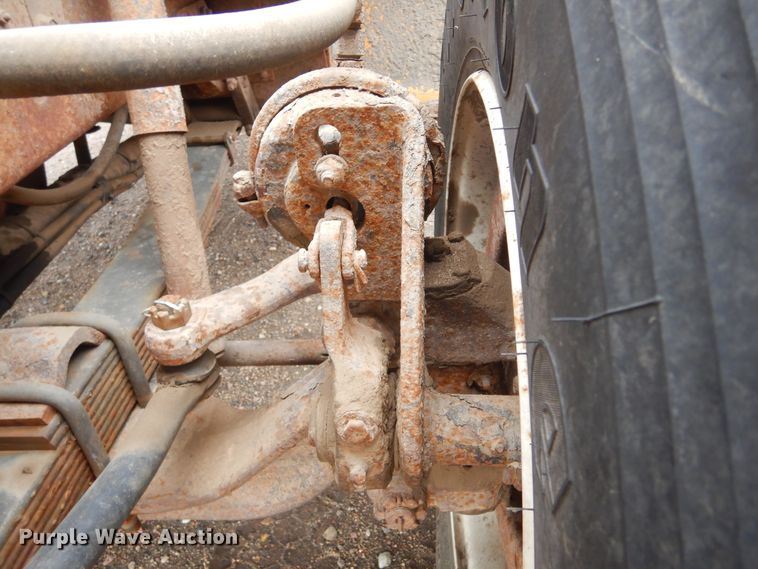 image for item MX9798 1991 International 4900  dump truck