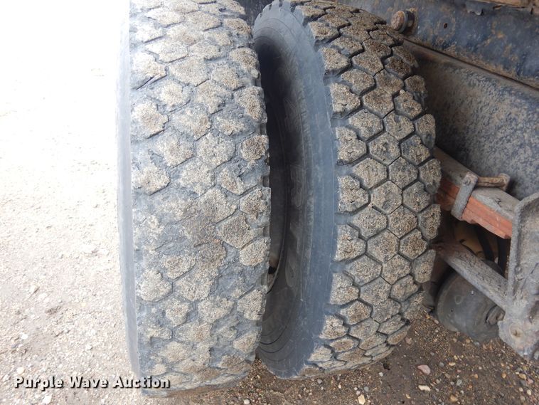 image for item MX9798 1991 International 4900  dump truck