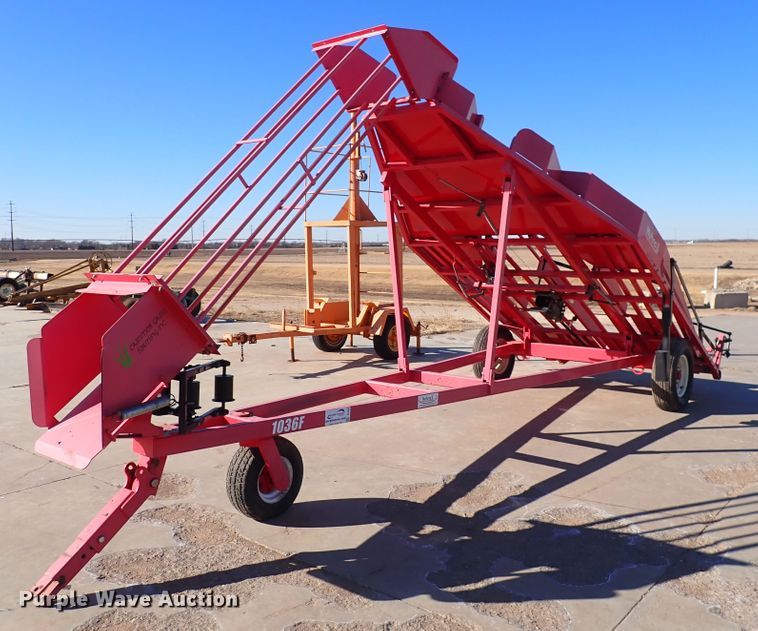 image for item DC4093 Kuhn 1036F  bale accumulator