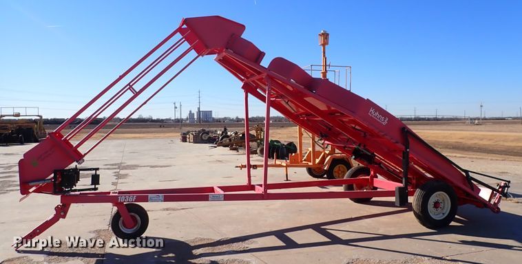 image for item DC4093 Kuhn 1036F  bale accumulator