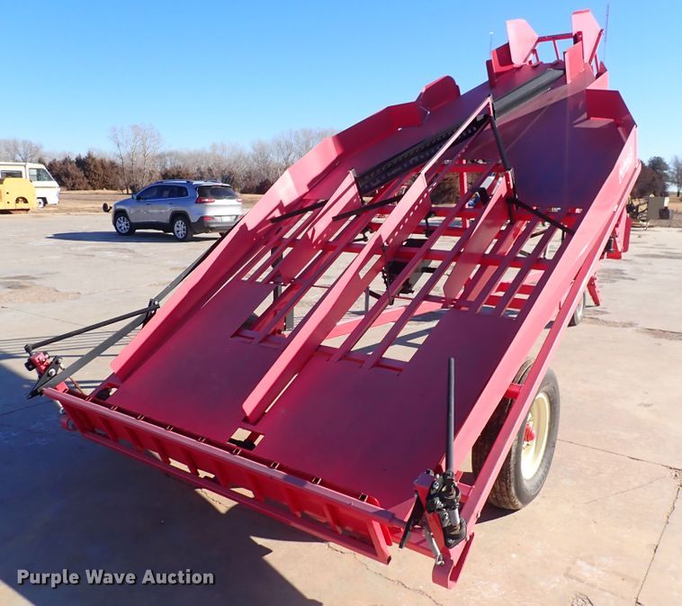 image for item DC4093 Kuhn 1036F  bale accumulator