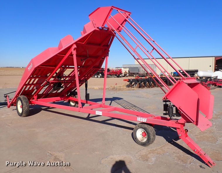 image for item DC4093 Kuhn 1036F  bale accumulator