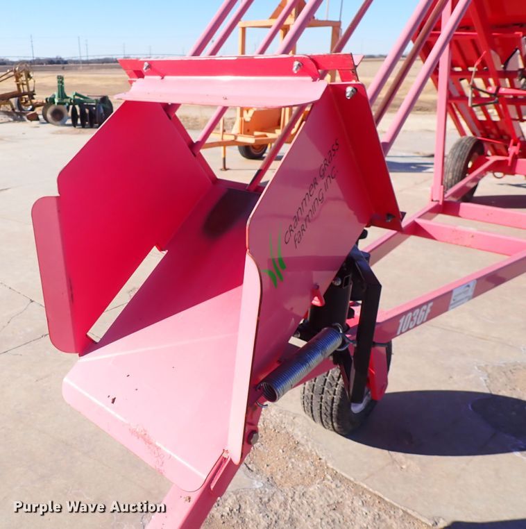 image for item DC4093 Kuhn 1036F  bale accumulator