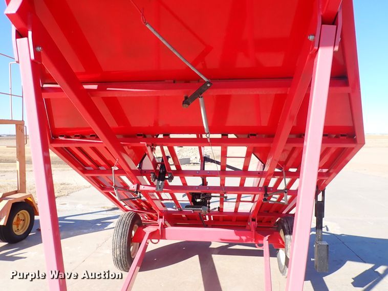 image for item DC4093 Kuhn 1036F  bale accumulator