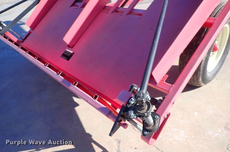 image for item DC4093 Kuhn 1036F  bale accumulator