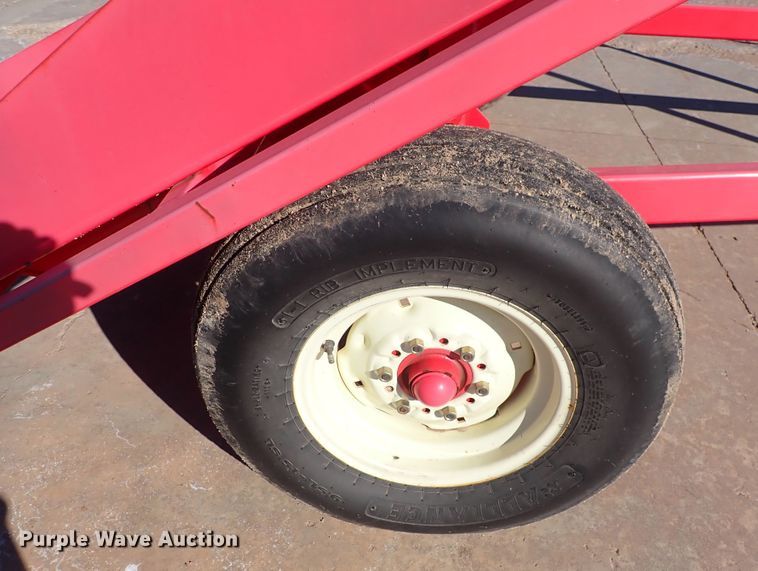 image for item DC4093 Kuhn 1036F  bale accumulator