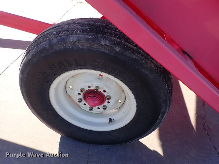 image for item DC4093 Kuhn 1036F  bale accumulator