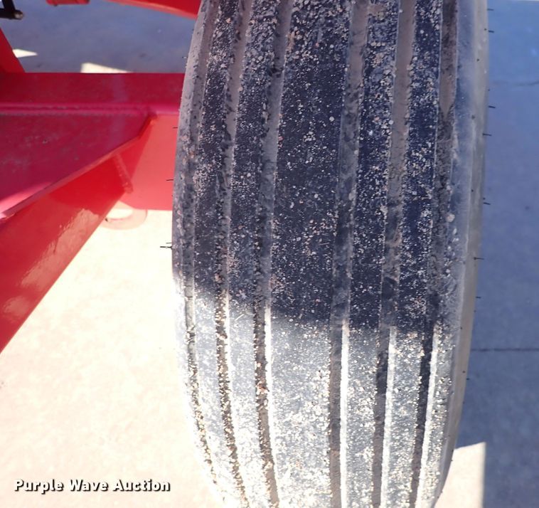 image for item DC4093 Kuhn 1036F  bale accumulator