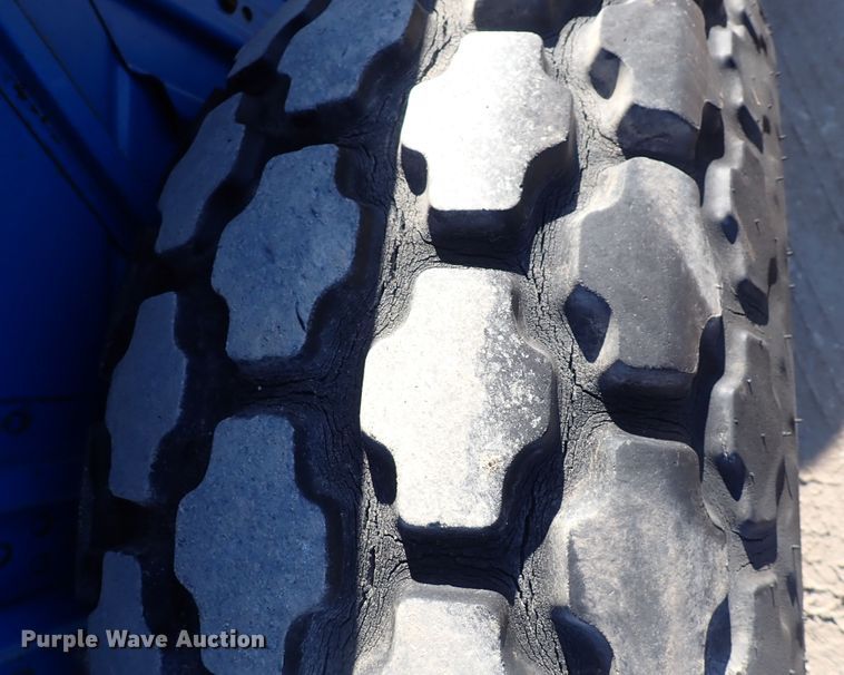 image for item DC4098 New Holland 4835  tractor