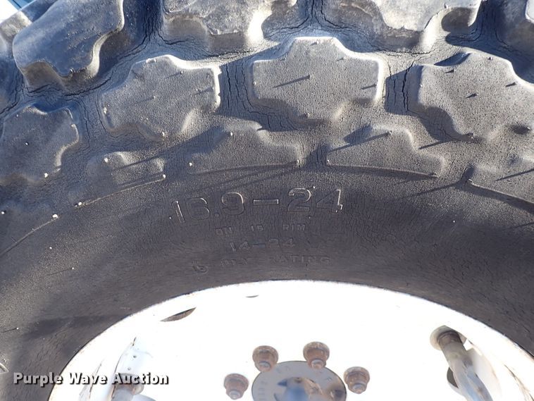 image for item DC4098 New Holland 4835  tractor