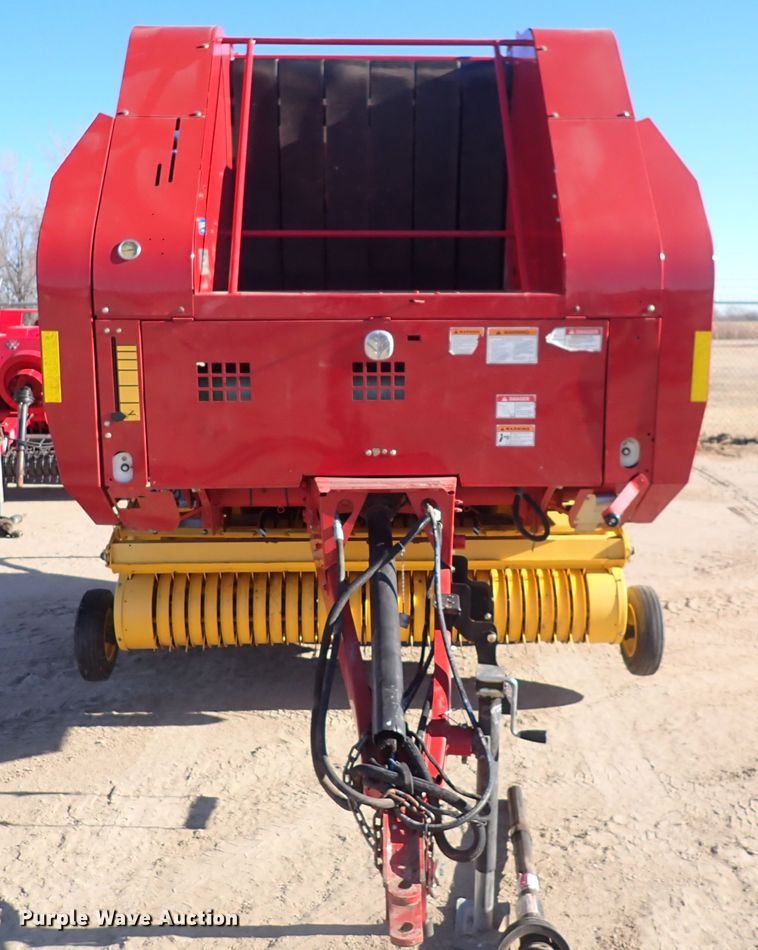 image for item DC4100 2014 New Holland BR7070  round baler