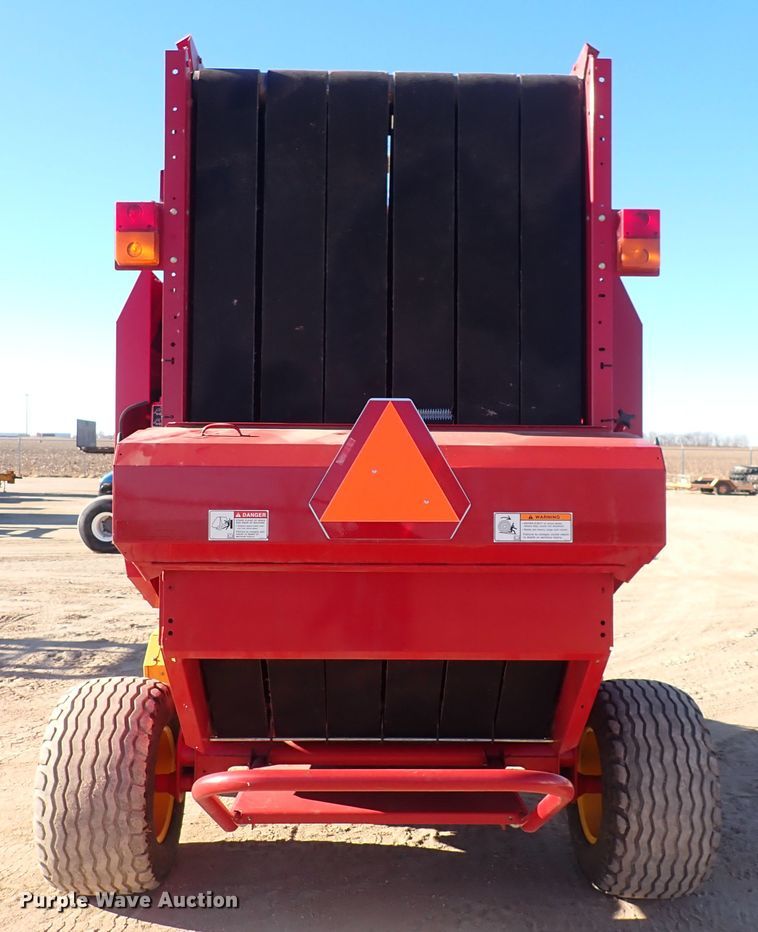 image for item DC4100 2014 New Holland BR7070  round baler