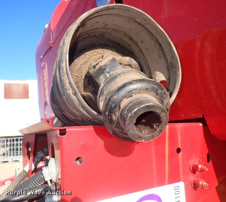 image for item DC4100 2014 New Holland BR7070  round baler