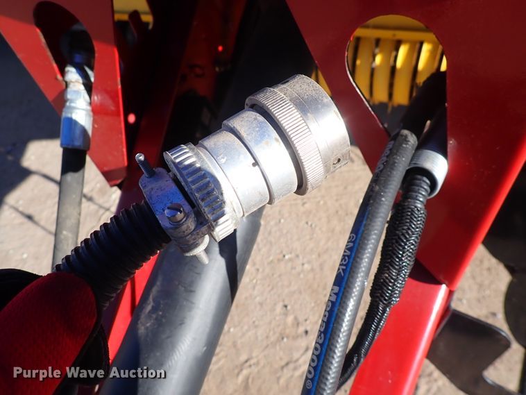 image for item DC4100 2014 New Holland BR7070  round baler