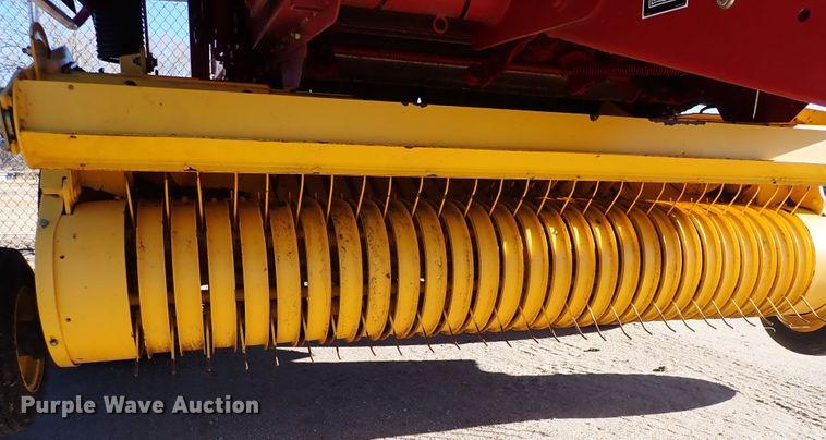 image for item DC4100 2014 New Holland BR7070  round baler