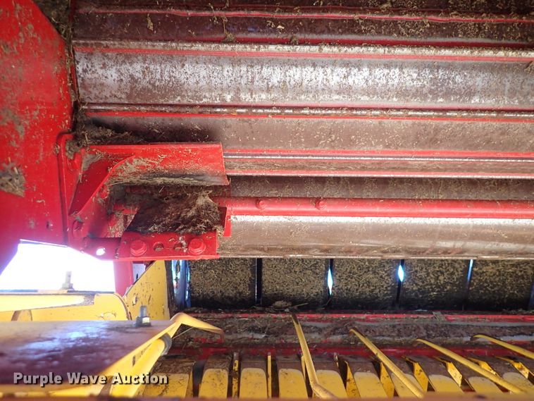 image for item DC4100 2014 New Holland BR7070  round baler