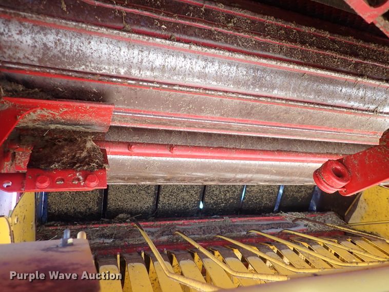 image for item DC4100 2014 New Holland BR7070  round baler