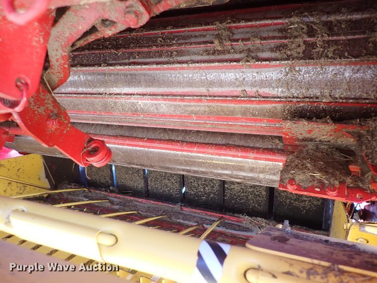 image for item DC4100 2014 New Holland BR7070  round baler