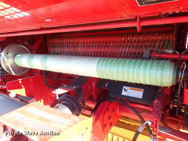 image for item DC4100 2014 New Holland BR7070  round baler