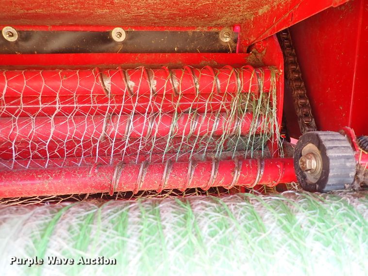 image for item DC4100 2014 New Holland BR7070  round baler