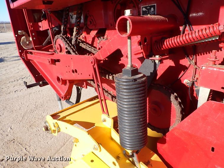 image for item DC4100 2014 New Holland BR7070  round baler