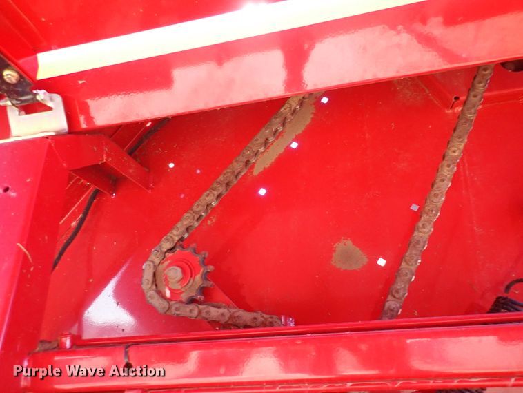 image for item DC4100 2014 New Holland BR7070  round baler