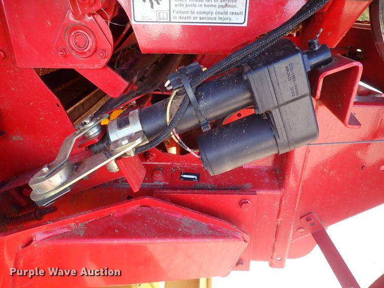 image for item DC4100 2014 New Holland BR7070  round baler