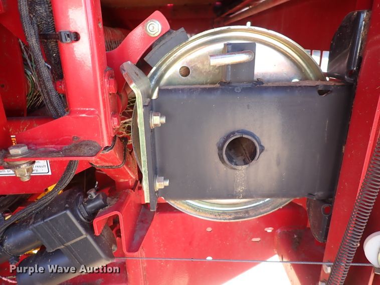 image for item DC4100 2014 New Holland BR7070  round baler