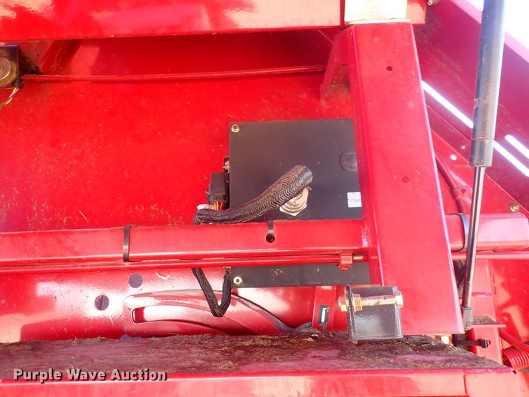 image for item DC4100 2014 New Holland BR7070  round baler