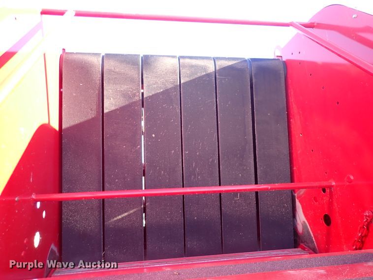 image for item DC4100 2014 New Holland BR7070  round baler