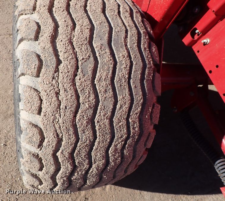 image for item DC4100 2014 New Holland BR7070  round baler